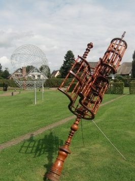 Rees : Am Bär, Skulpturenpark, Skulptur "Kulturelles Observatorium" aus Holz und Stahl, von Mels Dees, Eindhoven, NL
